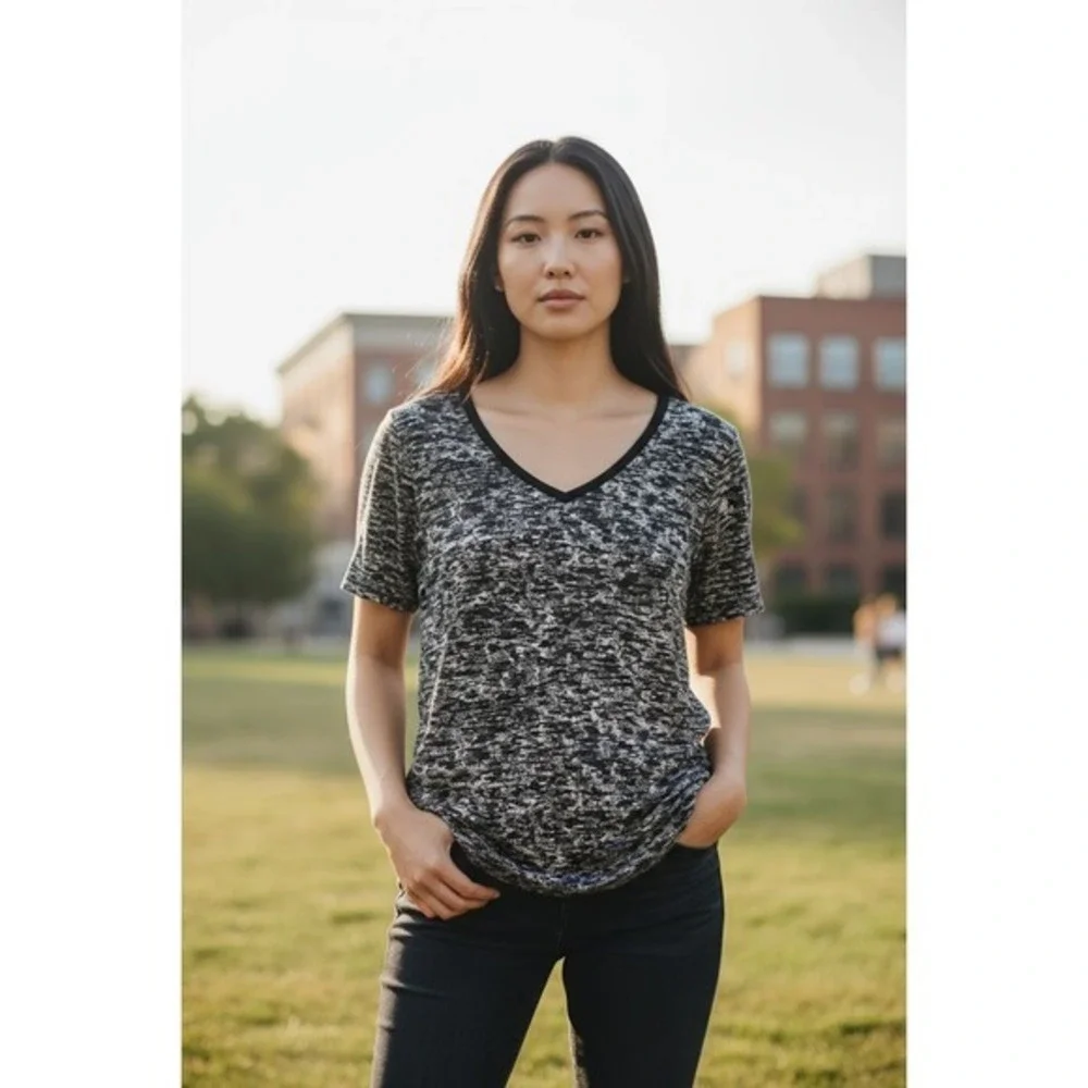 Womens Space Dye V-Neck T-Shirt Black White Marled Short Sleeve Knit Top‎